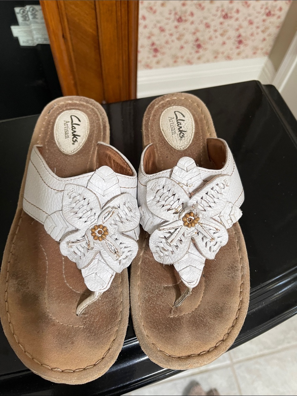 Clarks White Floral Leather Thong Sandals